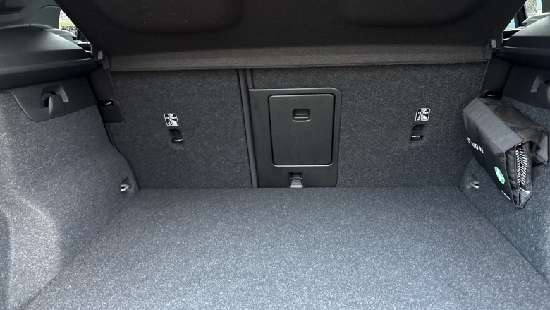 Volvo Xc40 2.0 B4P Inscription Pro 5dr Auto Petrol Estate